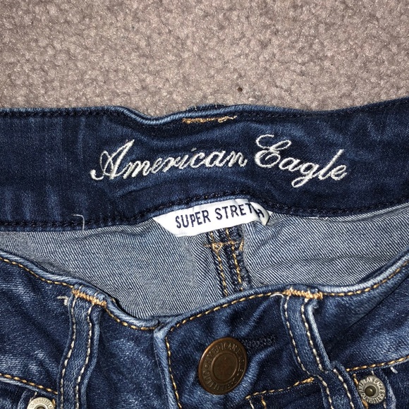 American Eagle ripped jean shorts - Picture 3 of 4